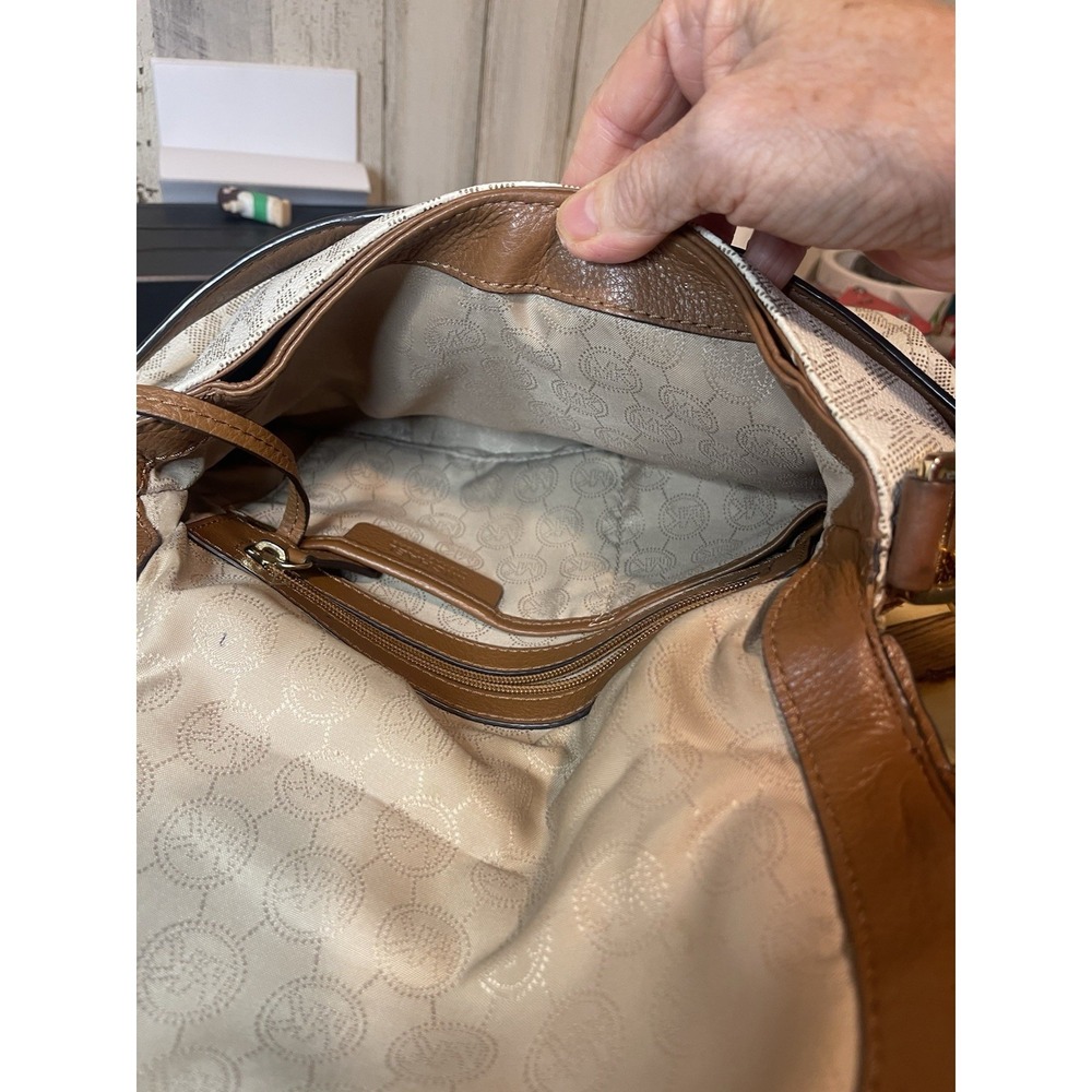 Michael Kors Handbag With Tassel Cream/Brown Gold Hardware PVC Body With Leather - Picture 3 of 7